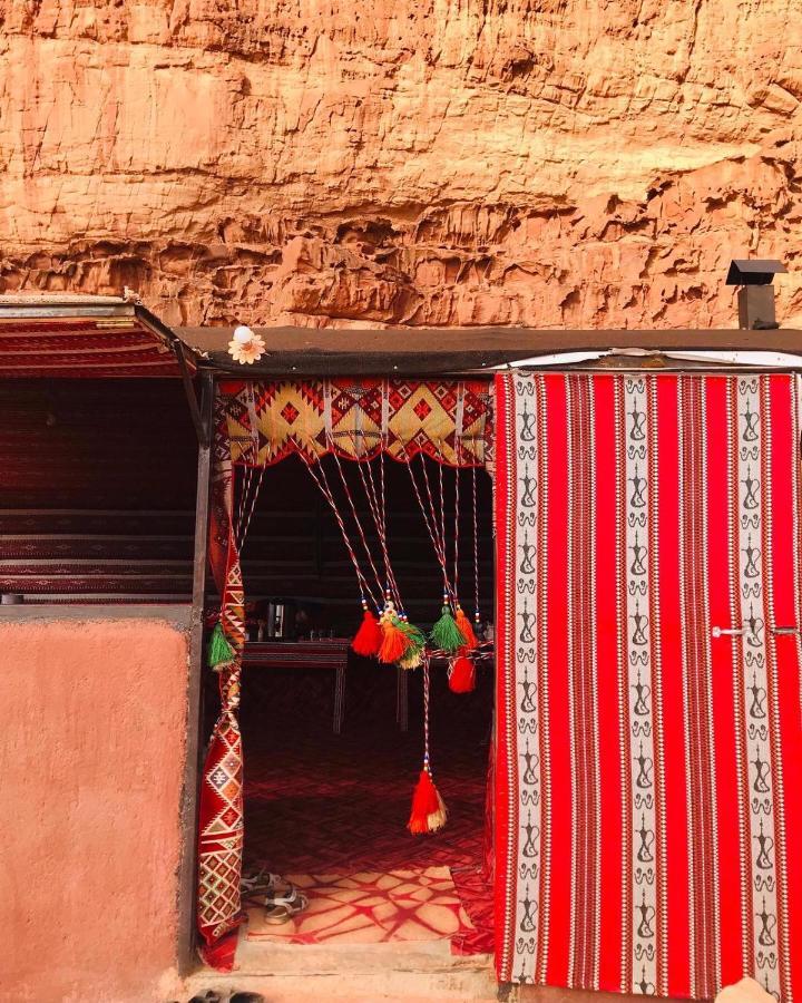 ホテル Wadi Rum Desert Heart Camp エクステリア 写真