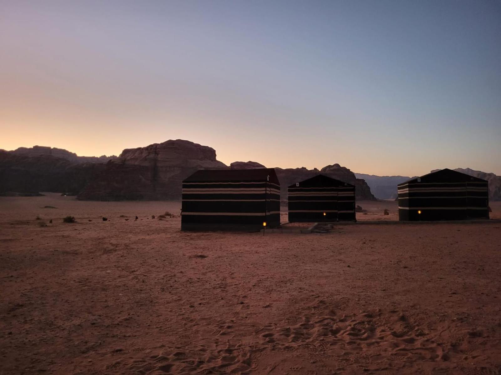 ホテル Wadi Rum Desert Heart Camp エクステリア 写真